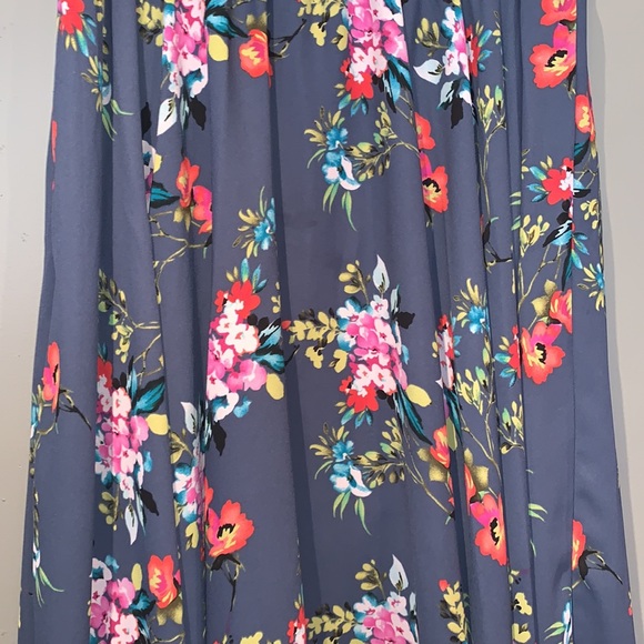 3/$20 🤩 Express Floral Skirt 💙🌸 - Picture 3 of 6
